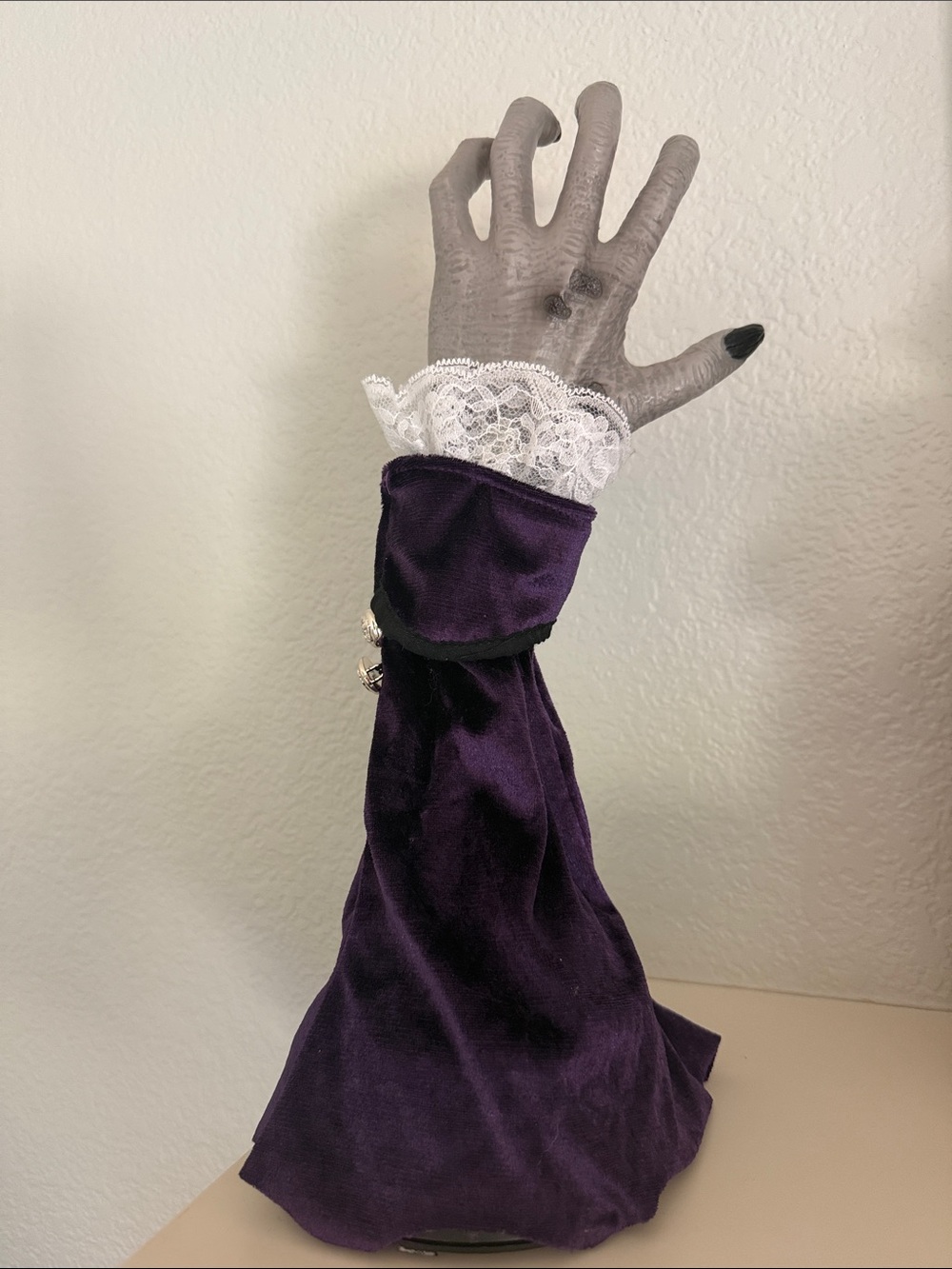 Halloween -Style Purple Lace Cuff Sleeve